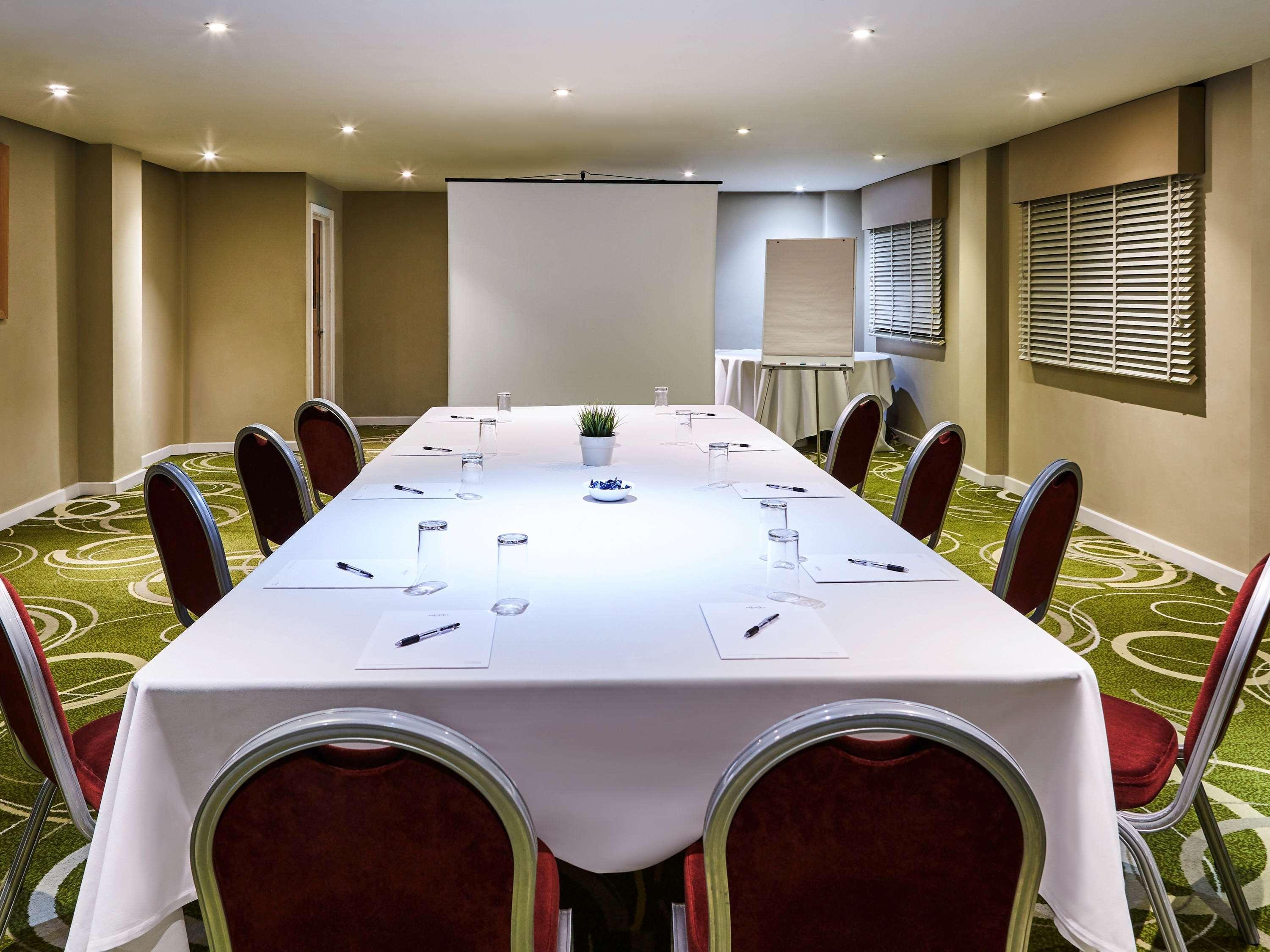 Mercure Newbury West Grange 4*