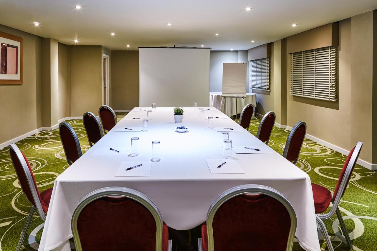 Mercure Newbury West Grange Hotel 4*